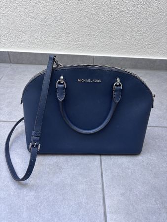 Tolle Michael Kors Tasche blau/silberfarben