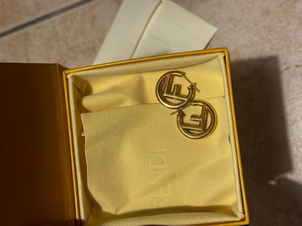 Fendi Orecchini pendenti & Orecchini a lobo: Original Fendi O'Lock Ohrringe – Nuovo e nell'imballaggio originale da Winterthur venduto da lin_5f3h 3