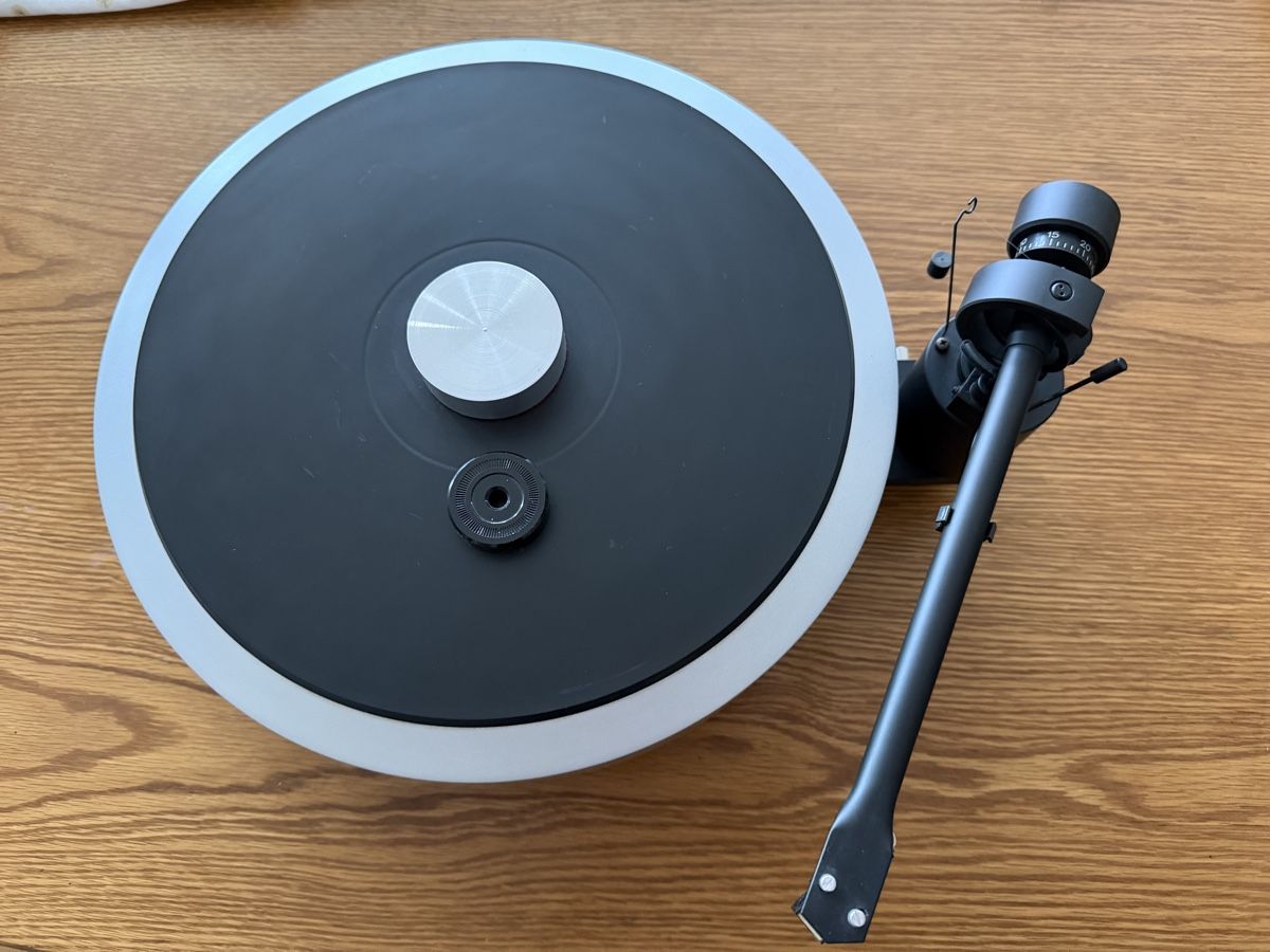 Pro-ject Plattenspieler: Pro-Ject Seltener Plattenspieler – Gebraucht aus Brunnen von pf550