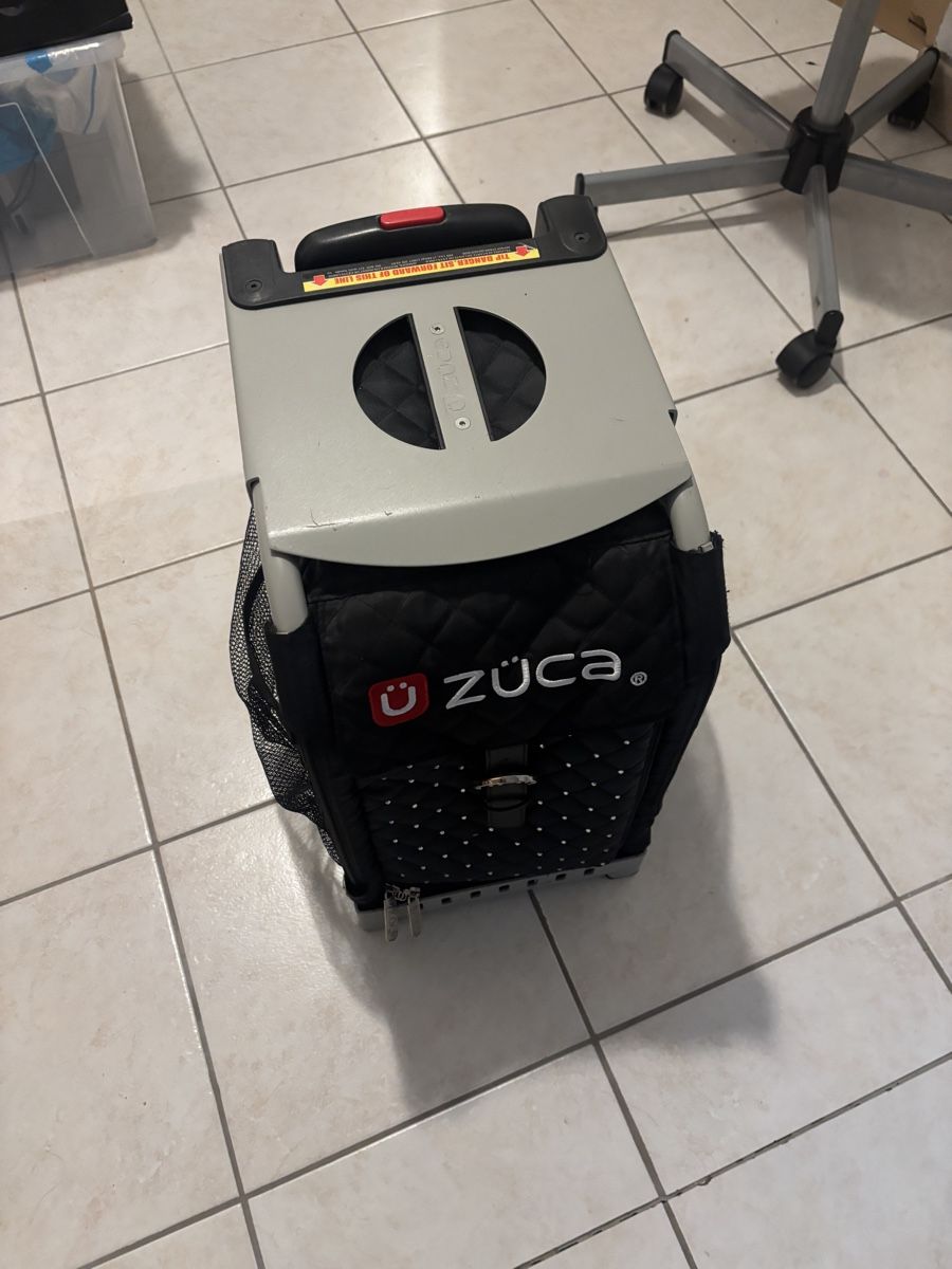 Züca Valigie: ZÜCA rolling suitcase, used a little, very practical! – Usato da Echandens venduto da all_p8s8 1
