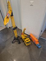 Spielzeugkran mit Baustelle und LKW guter Zustand