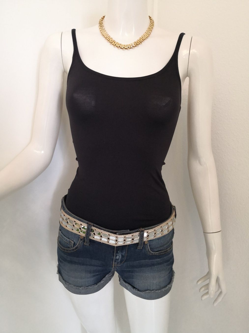 Mango Top: 🤩MANGO TOP SCHWARZ GLÄNZEND – Nuovo (secondo la descrizione) da Olten venduto da Naja-Twins-Twins 1
