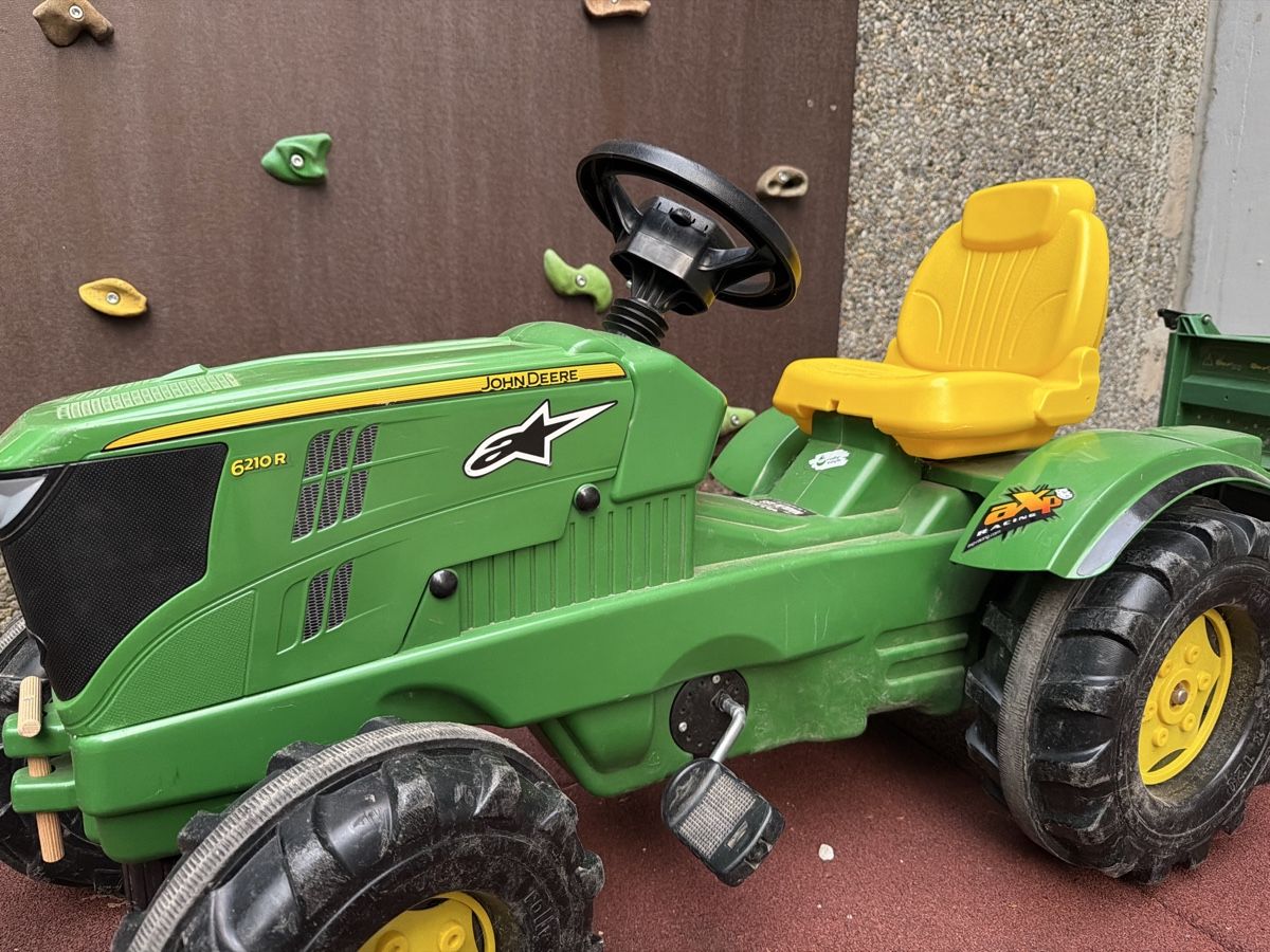 John Deere Fahrzeuge für Kinder: Kindertraktor John Deere 6210R mit Anhänger – Gebraucht aus Stans von lion85 6