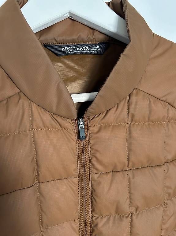 Arcteryx Giacche: Daunenjacke Arcteryx, Grösse M – Nuovo (secondo la descrizione) da Niederglatt ZH venduto da Julia_4 1
