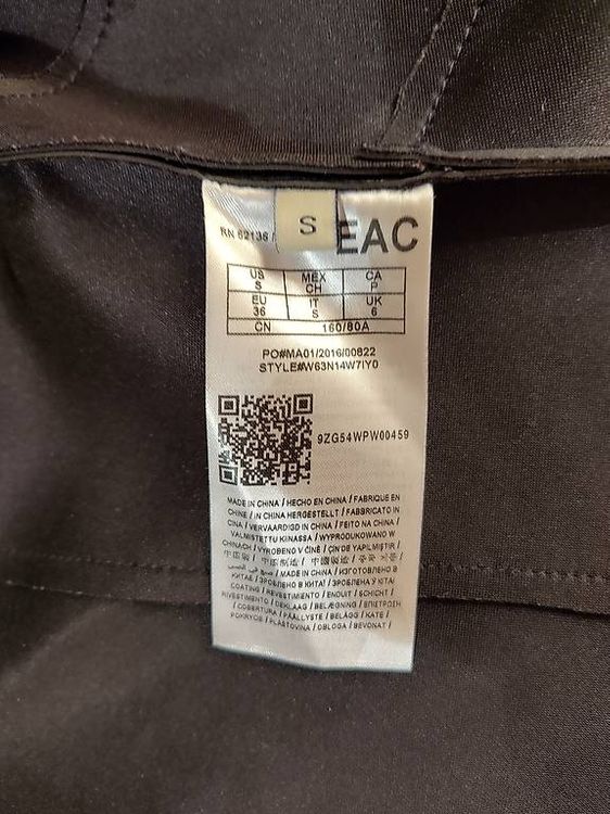 Guess Vestes: Guess Jacke schwarz Grösse S – D'occasion à Niederuzwil par Grenadine1000 1