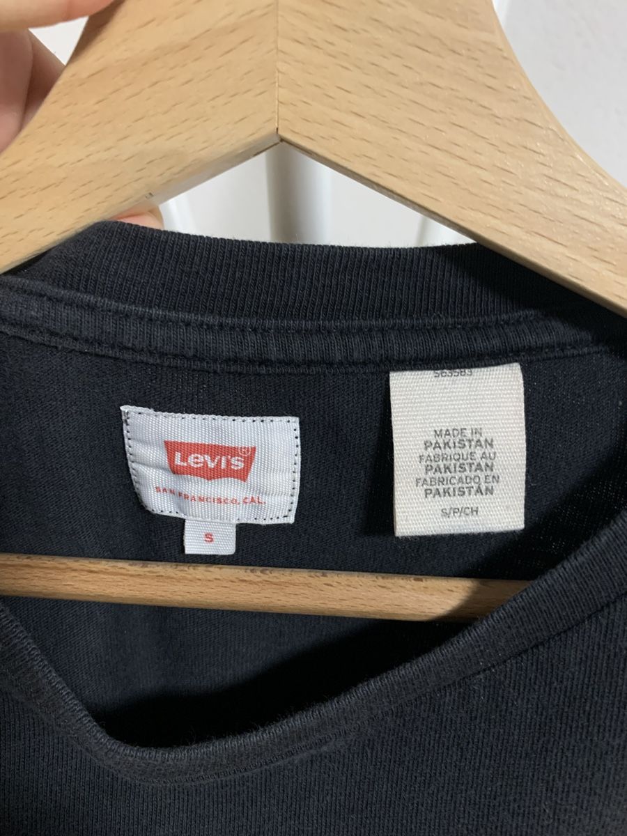 Levi's T-shirt: Schwarzes Levi's T-Shirt, Grösse S – Nuovo (secondo la descrizione) da Oensingen venduto da LorisMi 1