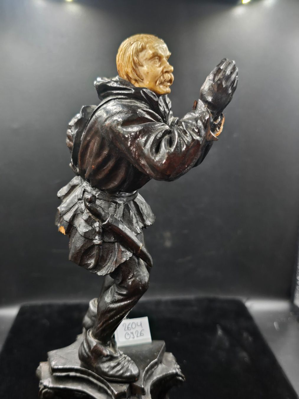 Figuren: Holz geschnitzte Figur – Gebraucht aus Rorschacherberg von snOOpydOg11 7