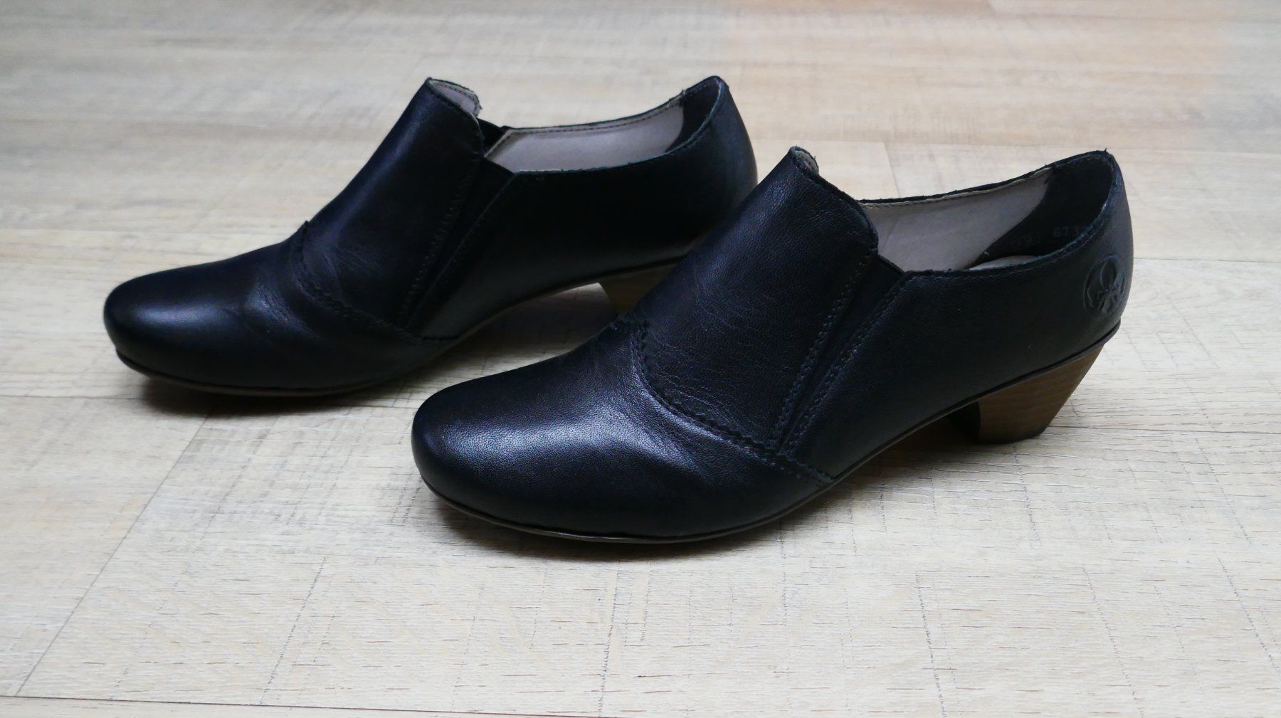 Rieker Damenschuhe: Stiefelette von Rieker, Gr. 39, schwarz, neu – Neu (gemäss Beschreibung) aus Port von uzuku