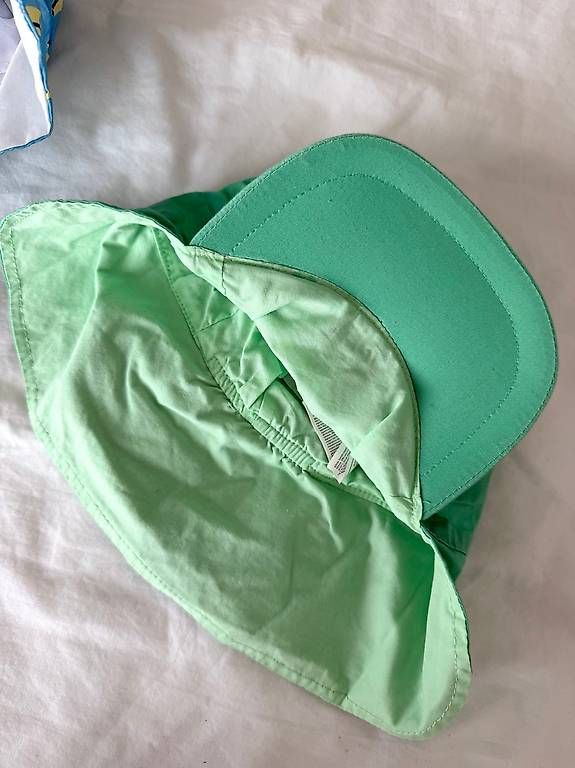 Altro abbigliamento per bambino: 2-Set Schirmmützen mit Nacken, Gr. 50 – Usato da Dietikon venduto da ing_f9sy 3