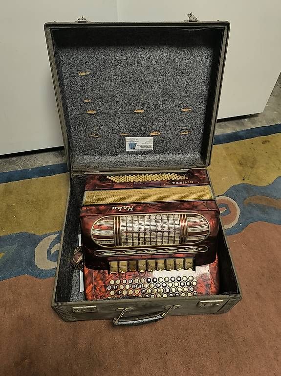 Hohner Musikinstrumente: Akkordeon Hohner – Gebraucht aus Basel von big_2cvp