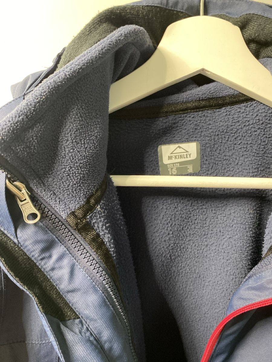 Mckinley Vestes: Mckinley Winterjacke, Grösse 36 – D'occasion à Dübendorf par feusiedi 1