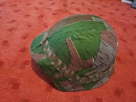 Stahlhelm Ordonanz 1918,  Schwarz mit Tarnüberzug