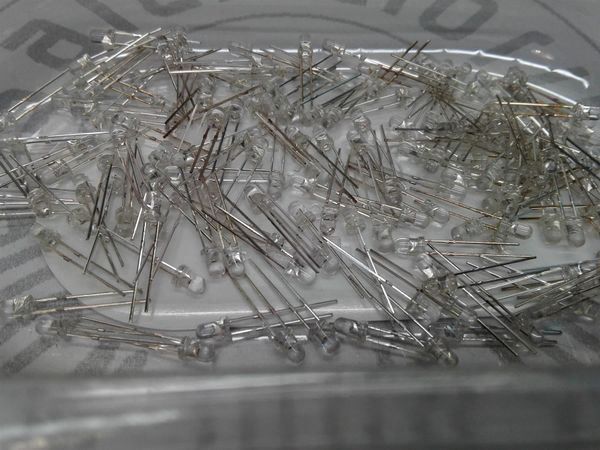 Componenti elettronici: Flacker-LED klar/grün 3mm, 2 Stück – Nuovo (secondo la descrizione) da Luzern venduto da Salefactory 1