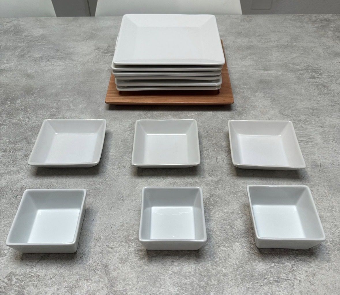 Set di piatti: 13 teiliges quadratisches Geschirrset – Usato da Sevelen venduto da tracy95