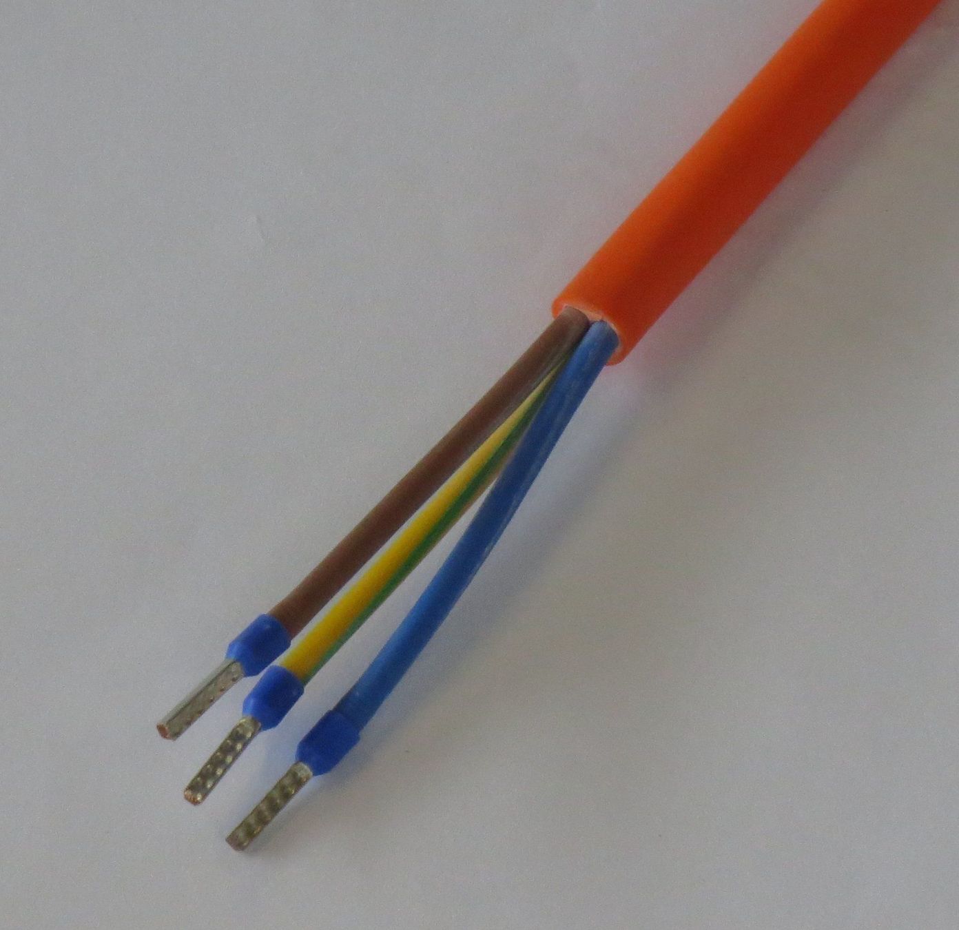 Kabel: 5m Pur Geräte Anschlusskabel CEE 16A 3P – Neu und originalverpackt aus Sulz LU von Elektrofachverkauf 2