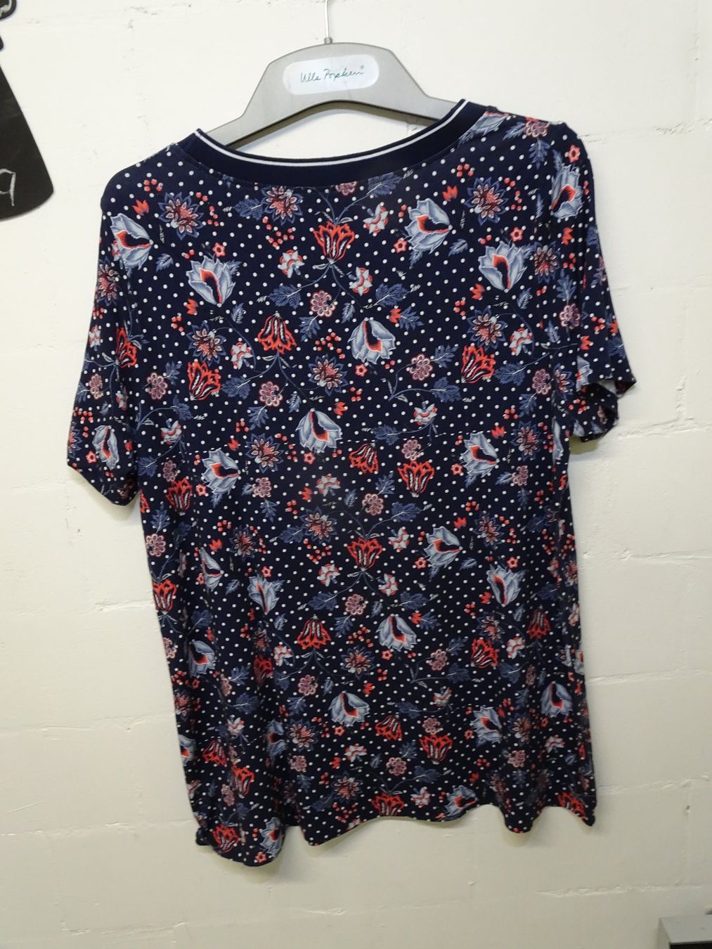 T-shirt: Shirt Sommer bunt Gr. 48/50 – Usato da Grüt (Gossau ZH) venduto da spitzig 2