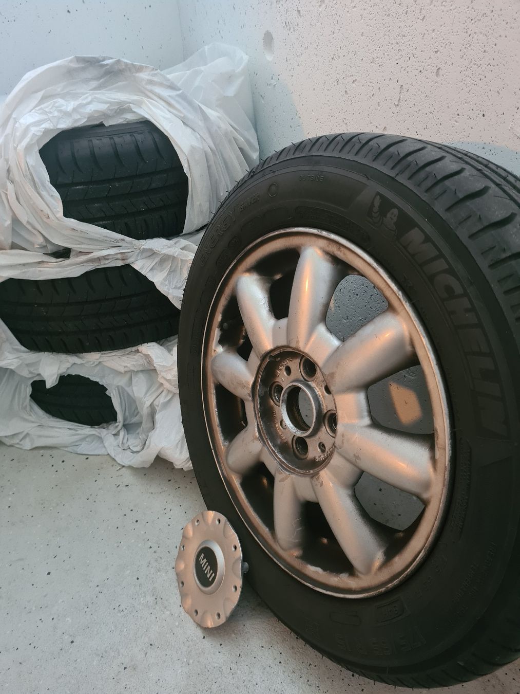 Pneus & Roues: Mini Cooper Kompletträder Sommer – D'occasion à Buchrain par nic_7jrv 1
