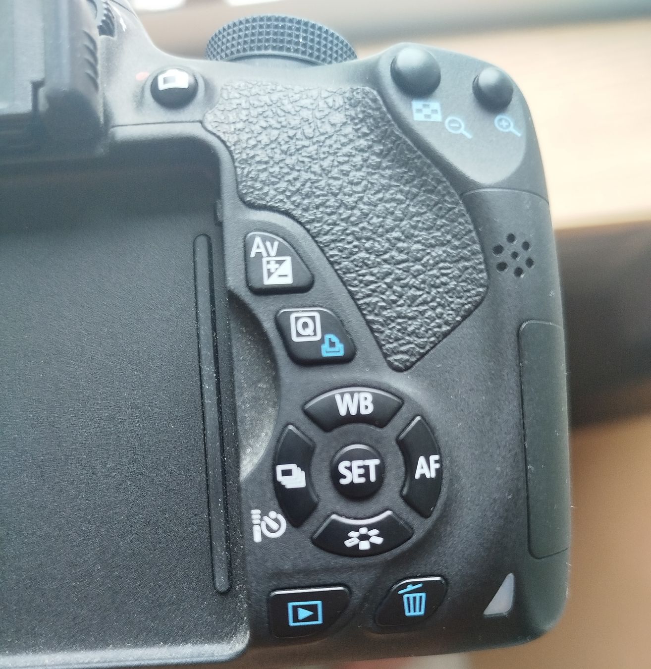 Canon Kamera: Canon EOS 700D Kit mit EF 35-135mm Objektiv – Gebraucht aus Rüti ZH von Groundunda 4