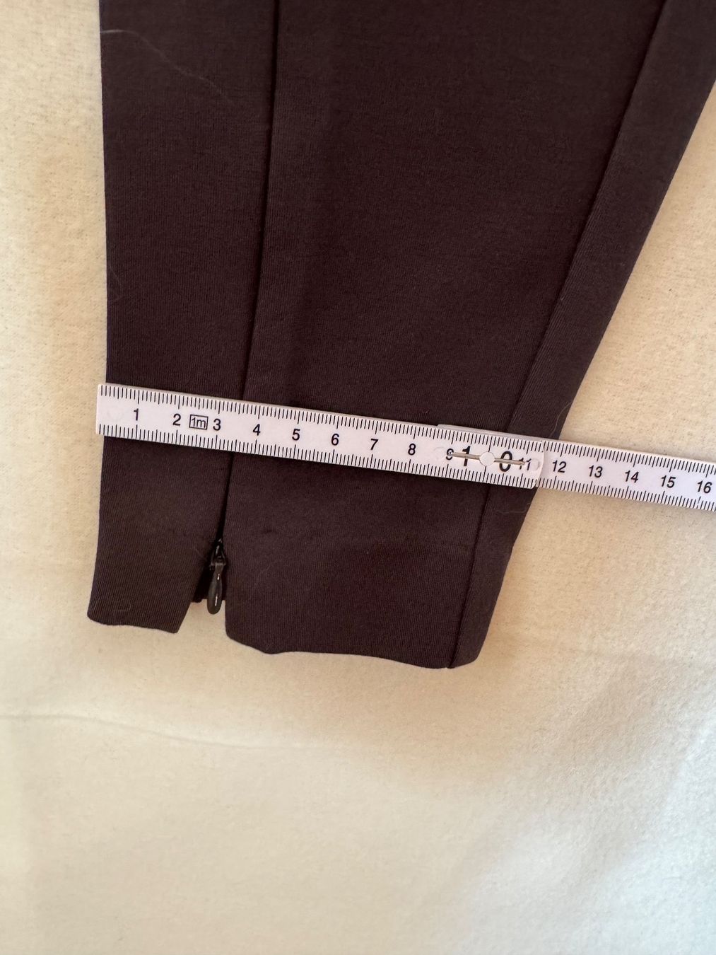 H&M Pantaloni: Schwarze Hose von H&M Gr. S – Usato da Grosswangen venduto da second_hand_dress 2