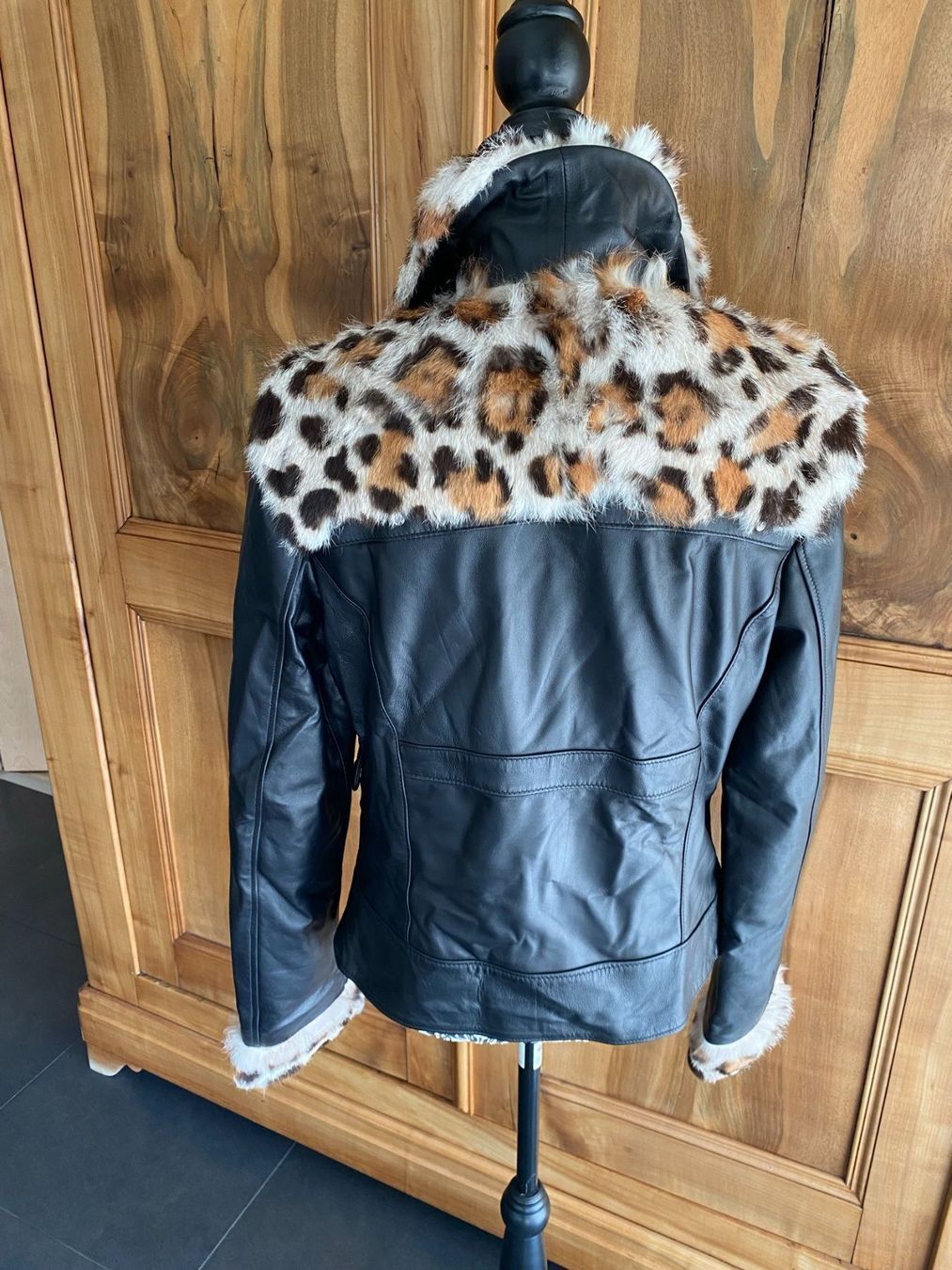 Giacche: VESTE Cuir, souple ,devant fourrure T 38 NEU – Nuovo (secondo la descrizione) da Porrentruy venduto da SYANKA 6