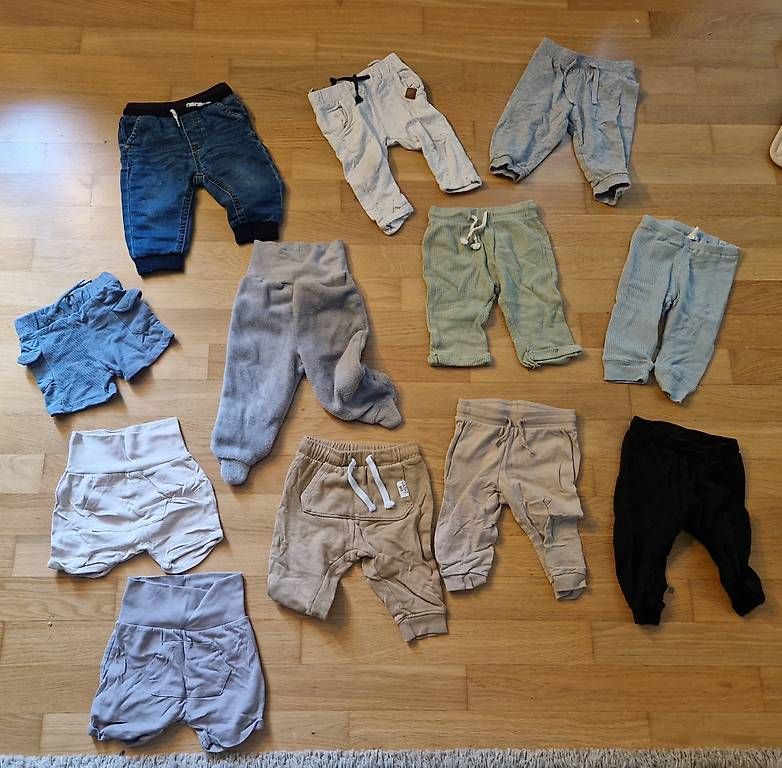 Kleiderpakete & -sets: Gr. 74 Babykleider – Gebraucht aus Zürich von Michele29 1