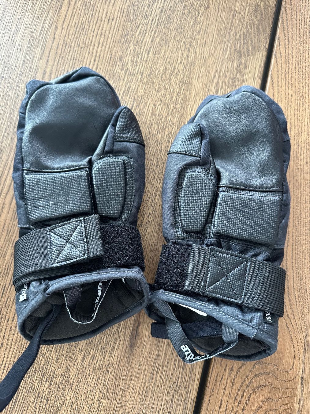 Guanti: Snowboardhandschuhe – Usato da Krauchthal venduto da Sukra1 1