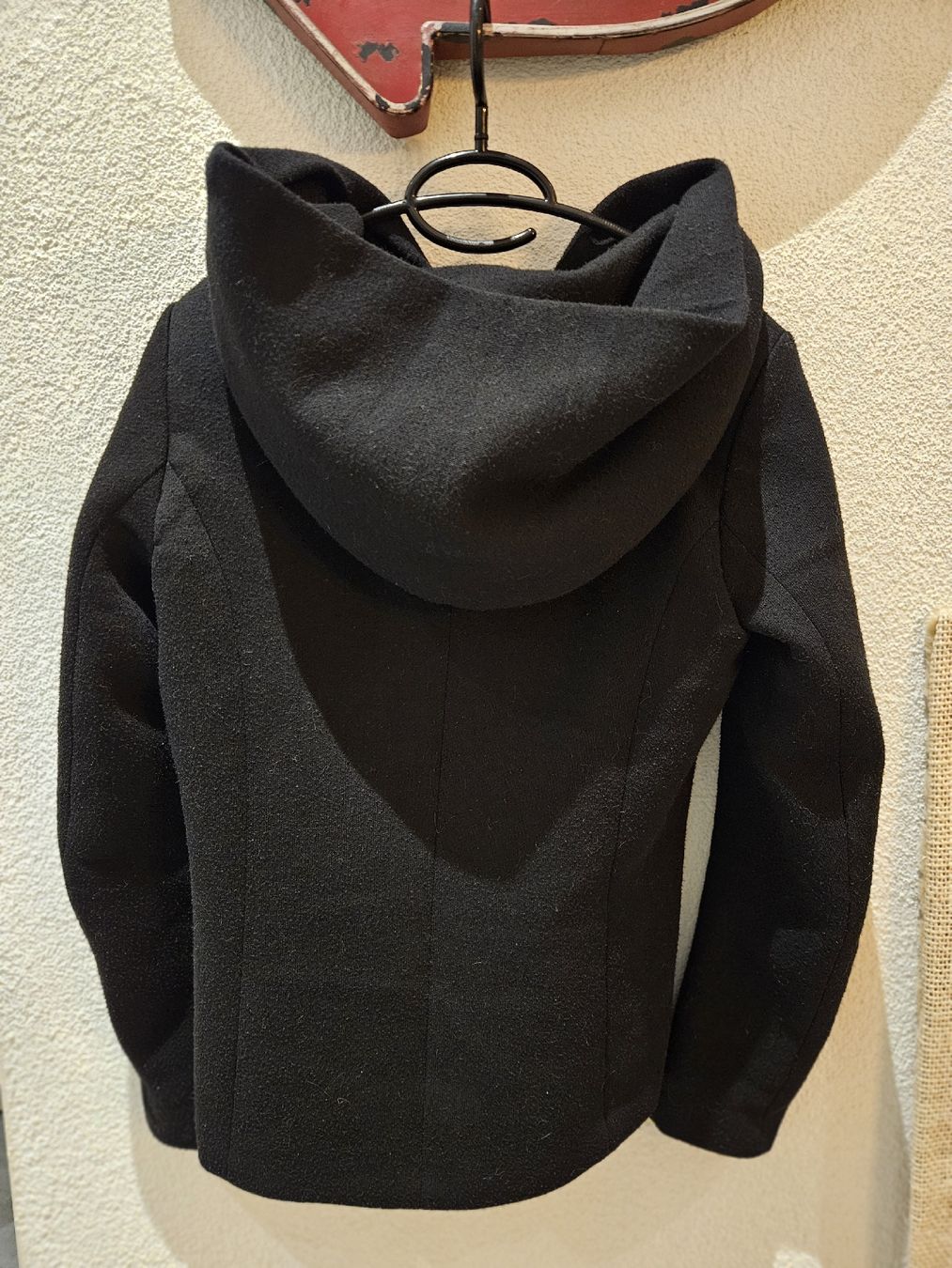 Only Giacche: Only Jacke mit Kapuze, schwarz, Grösse S – Usato da Liestal venduto da corneb 1