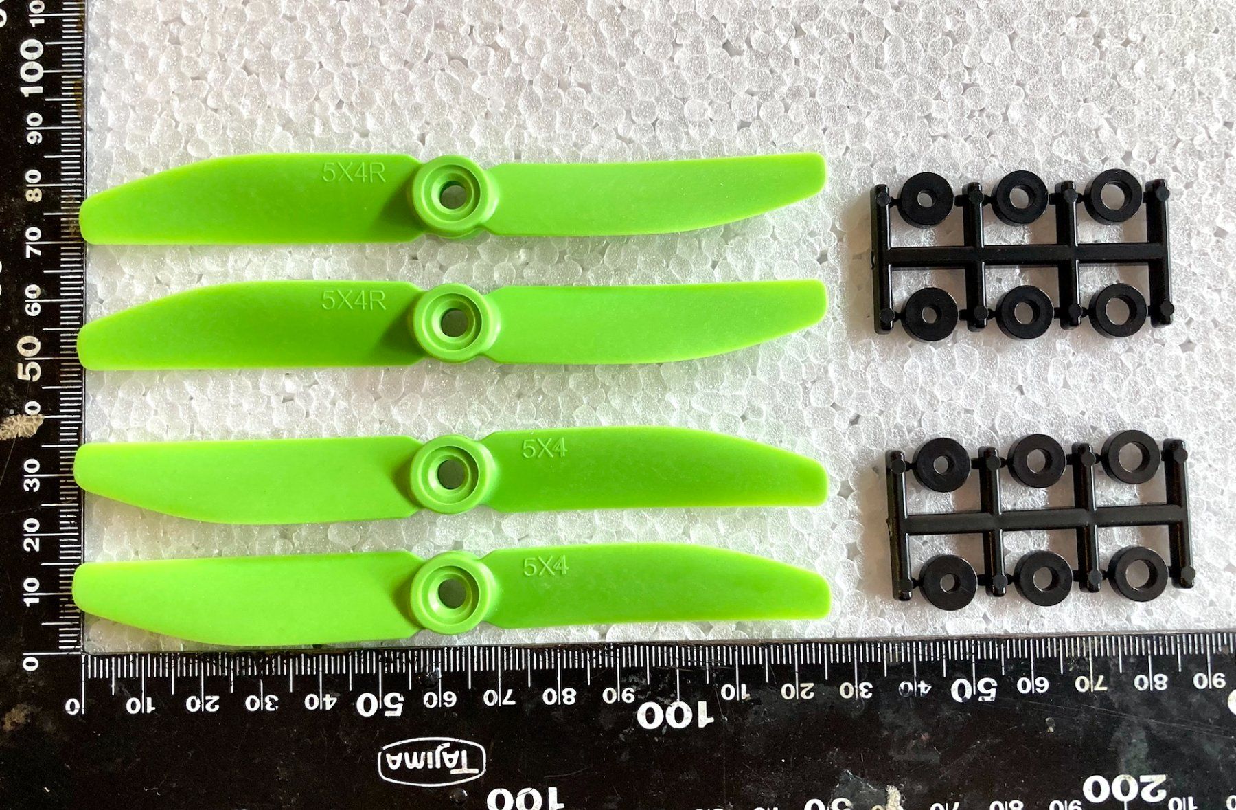 Modellismo RC: Hélices 5x4 CW/CCW pour avion ou drones RC – Nuovo (secondo la descrizione) da Trélex venduto da Arnaudyak