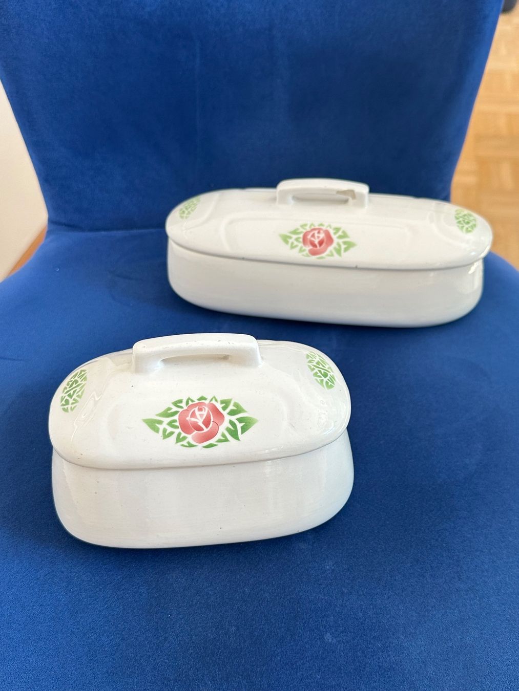 Set di piatti: Antikes Waschschüssel Set mit Rosenmotiv – Usato da Port venduto da Griwa 2