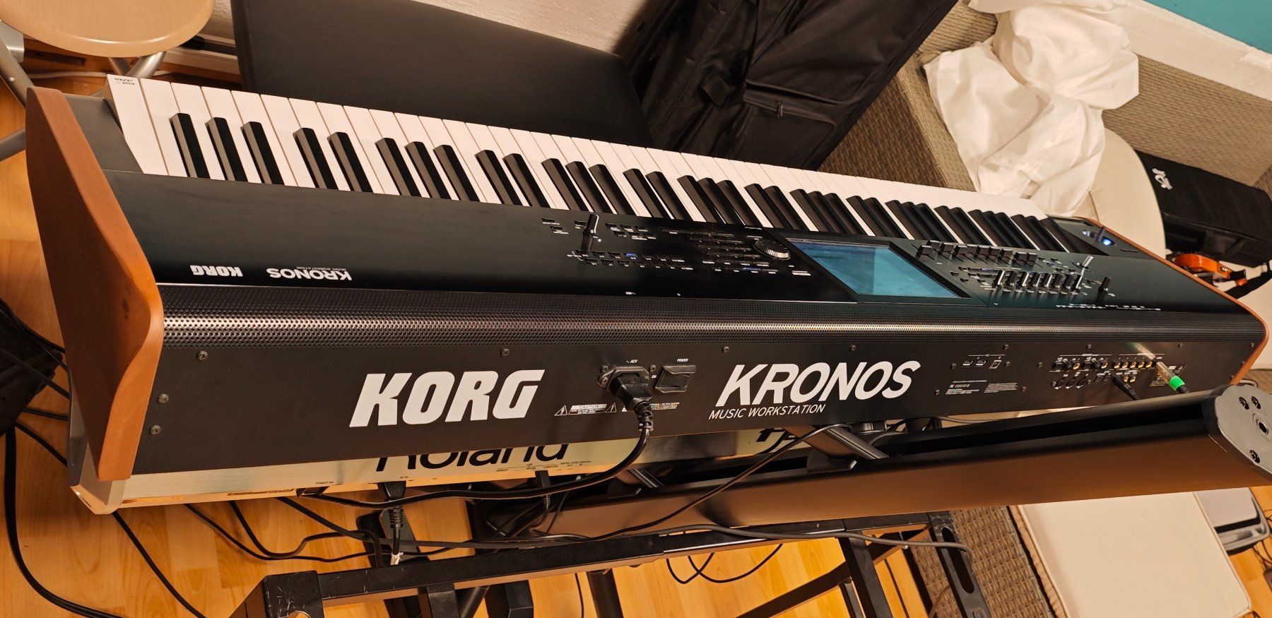 Korg Strumenti musicali: Korg Kronos MK2 88 gewichtete Tasten – Usato da Willisau venduto da Slowfly02 1