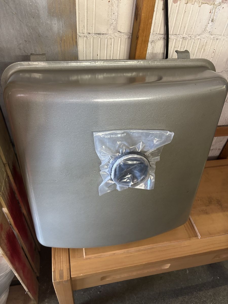 Hürlimann Trattori: Hürlimann Oldtimer Tank – Usato da Liestal venduto da Bern3108