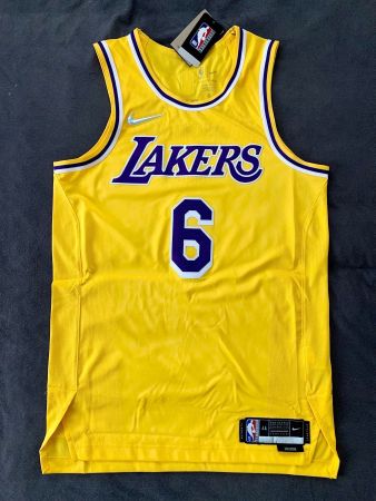 LA LAKERS JAMES LEBRON NIKE NBA AUTHENTIC BASKETBALLTRIKOT