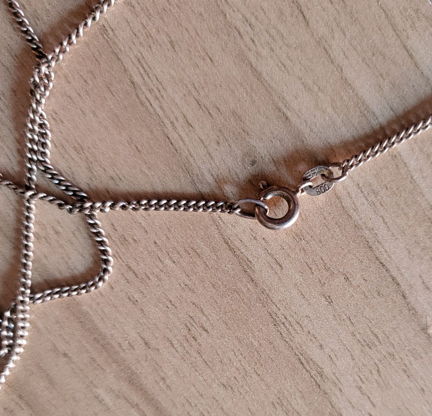 Catenine: collier en argent avec pendentif en jade. – Usato da Neuchâtel venduto da wikit 1