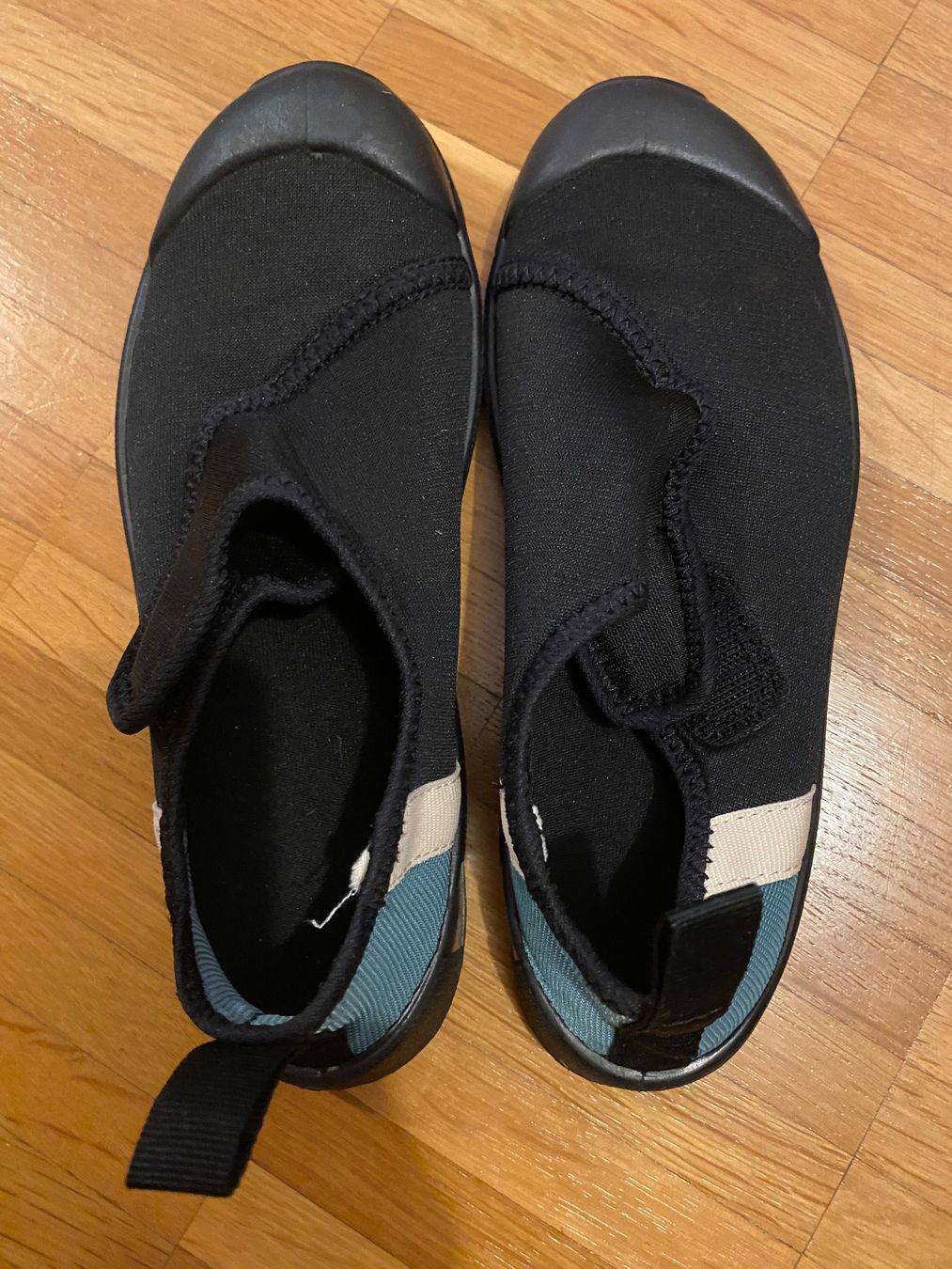 Decathlon Scarpe per ragazzi: Chaussure Aquatique enfant – Nuovo (secondo la descrizione) da Basel venduto da OK2010 1