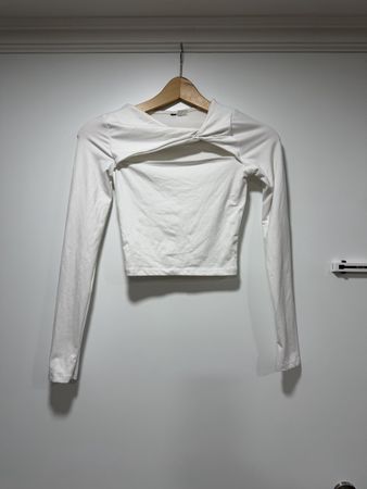H&M Langarmshirt weiss mit Cut Out 