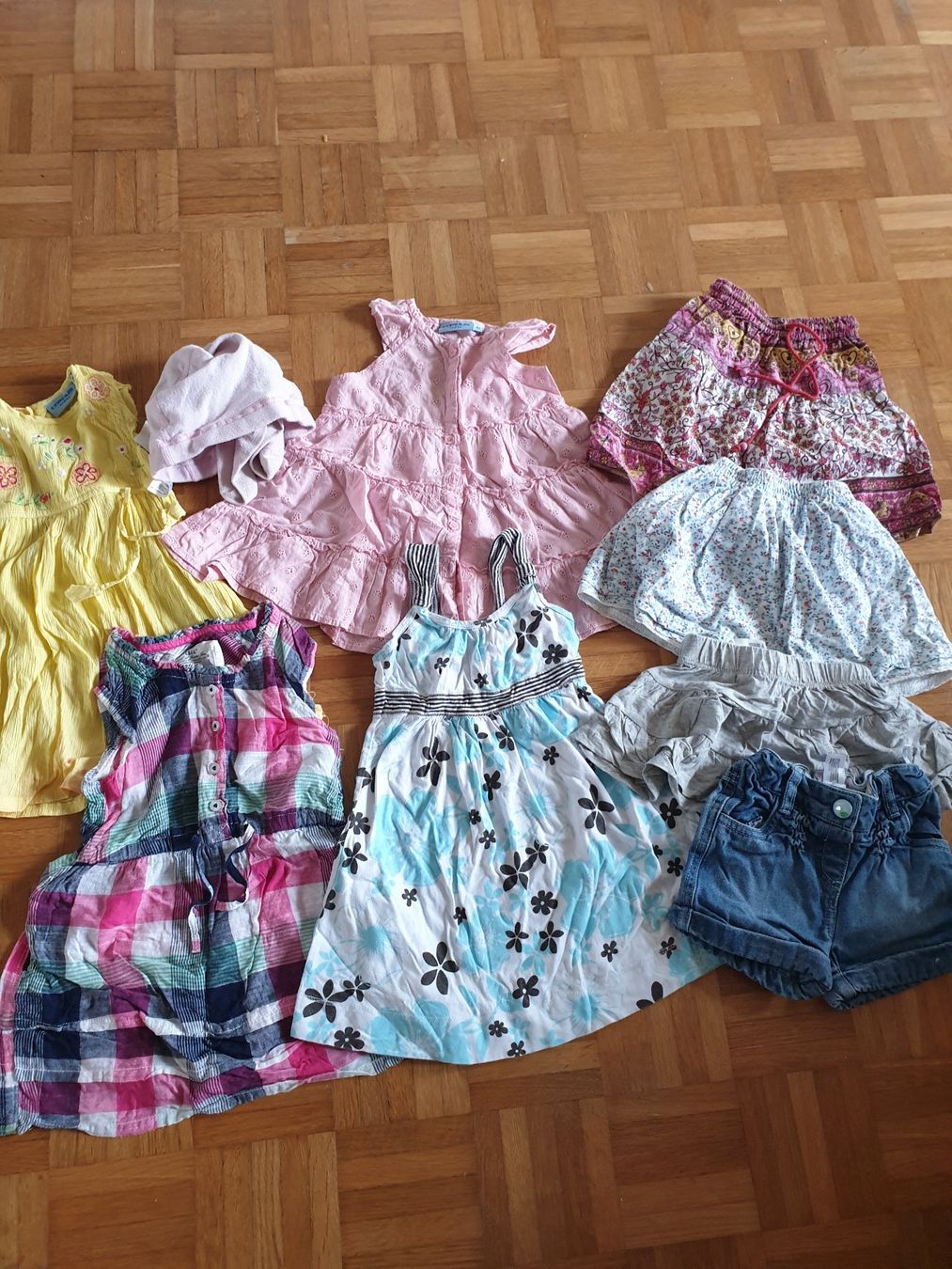Lotti & Set di vestiti: Kleiderpaket Mädchen Grösse 92 / 39 Teile – Usato da Fulenbach venduto da Frestyle 2