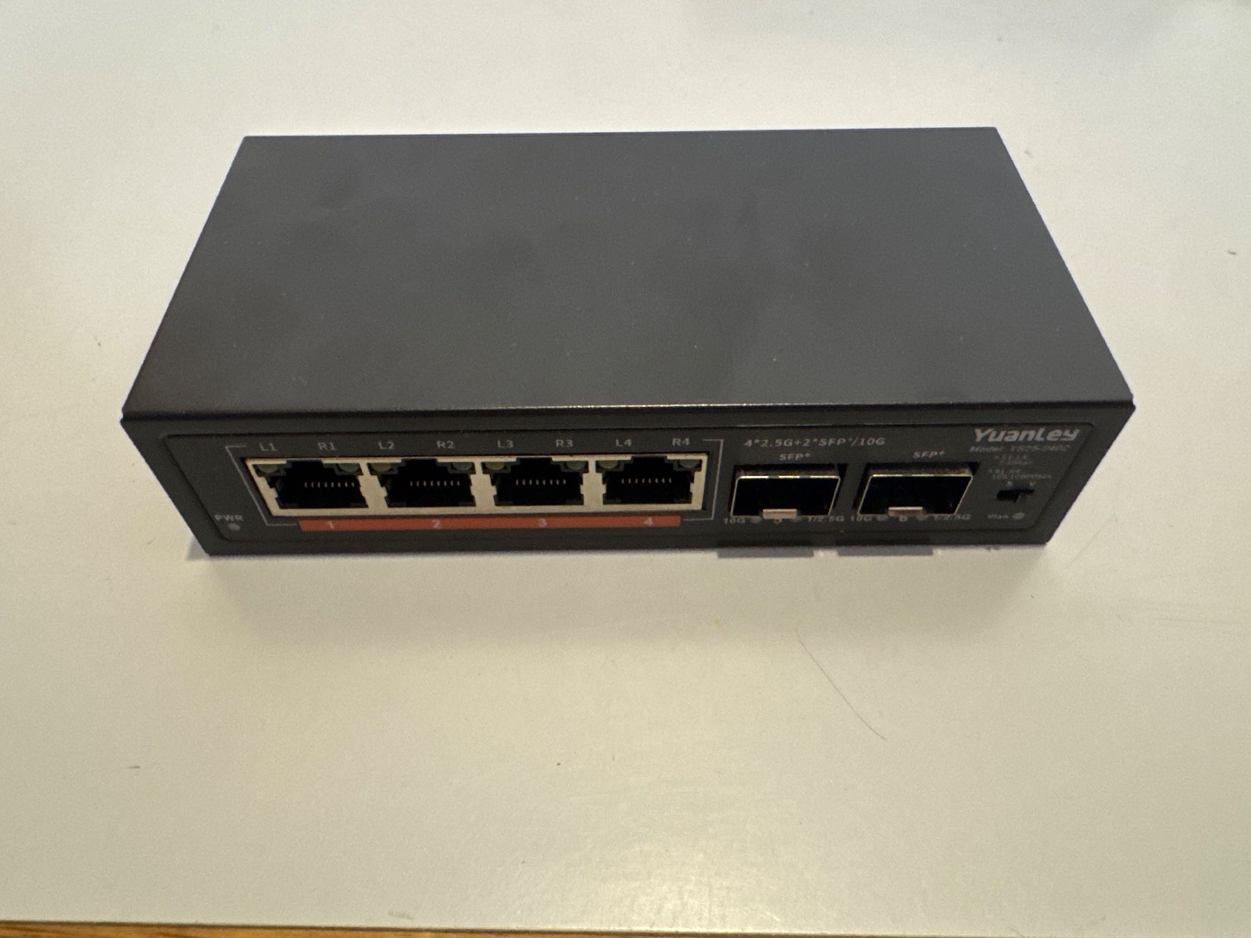 PC: 10G Netzwerk Switch – Usato da Schaffhausen venduto da Dave-Tech 1
