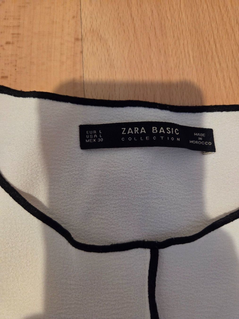 Zara Top: Zara Top - White with black details - L – Usato da Zug venduto da Bibibo 2