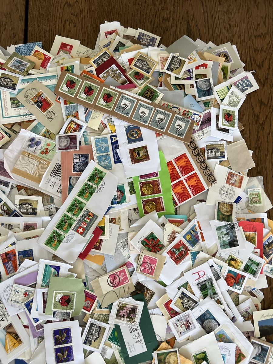 Tutti i francobolli: 3,2kg inkl. Schachtel Schweizer Briefmarkenabschnitte – Usato da Braunau venduto da Desil2511 2