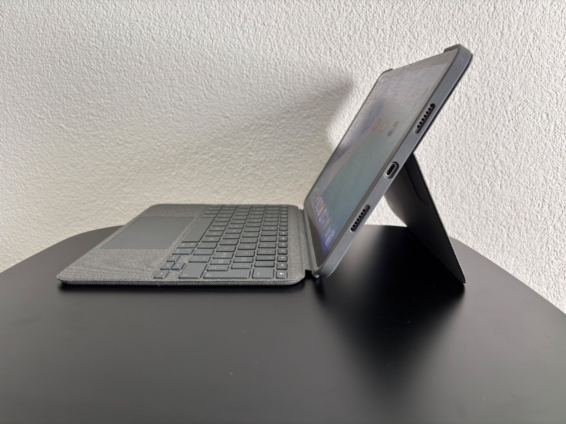 Apple Tastiere: Logitech Combo Touch Tastatur, iPad Pro 11'', mit OVP, neu – Nuovo (secondo la descrizione) da Wettingen venduto da Jasper73 3