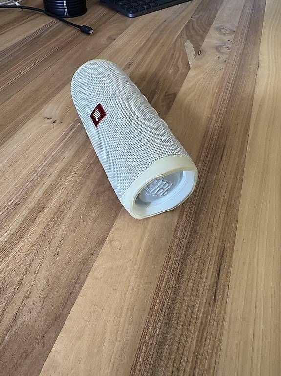 Casse acustiche: JBL Flip 5 Bluetooth-Lautsprecher weiss – Usato da Zug venduto da jonasg 4