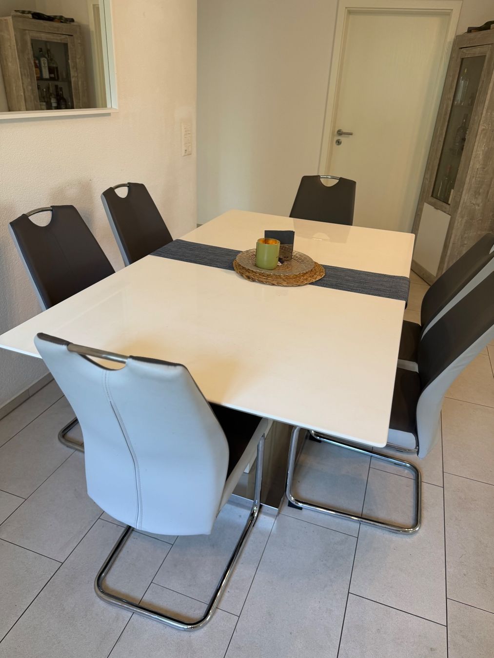 Tavoli: Esstisch Ausziehbar 180-240x105x75 – Usato da Fahrweid venduto da kel_cvm5