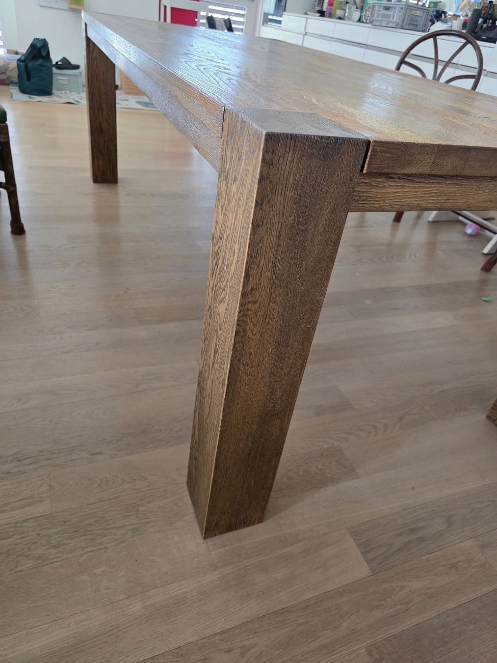 Tavoli: Esstisch Massivholz Eiche dunkel 220x100cm – Usato da Aarau venduto da Tsheska 1