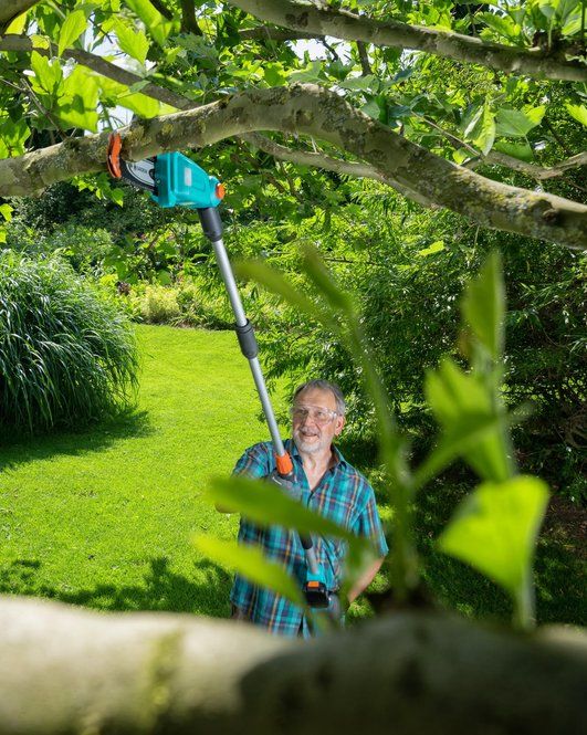 Gardena Alle Werkzeuge: Gardena Akku-Astschere  Fabrikneu! – Neu und originalverpackt aus Buttisholz von rappirosen 7