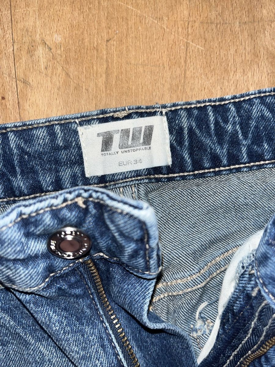 Jeans: Straight Leg Jeans Hose Gr. 34 – Usato da Stäfa venduto da jo1735 2