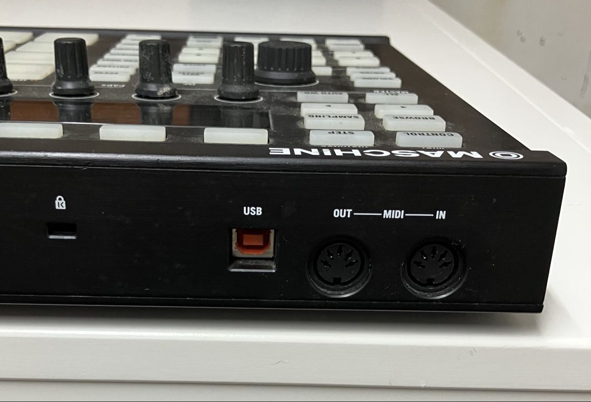 Native Instruments Musikinstrumente: Native Instrument Maschine MK2 – Gebraucht aus Ebertswil von klemian 2