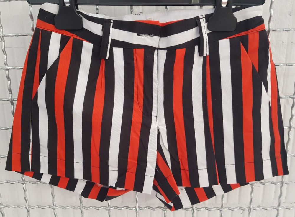 Neue kurze Hose Shorts Gr. 36 / 140 von Fun & Fun (Neu und ...