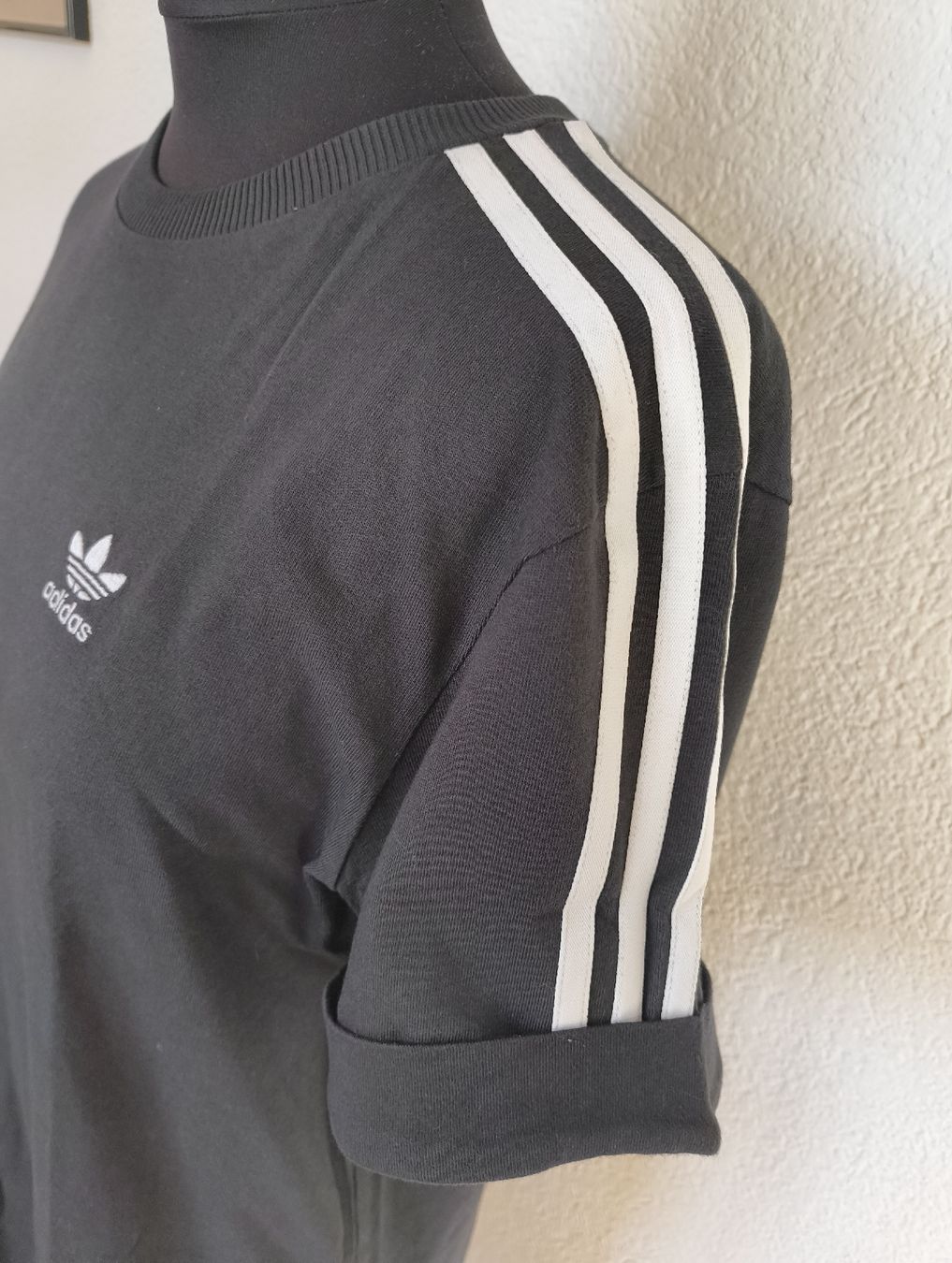 Adidas T-shirt: Adidas Tee Kleid, Schwarz, Gr. 34 – Nuovo e nell'imballaggio originale da Uitikon Waldegg venduto da PJLS1 2