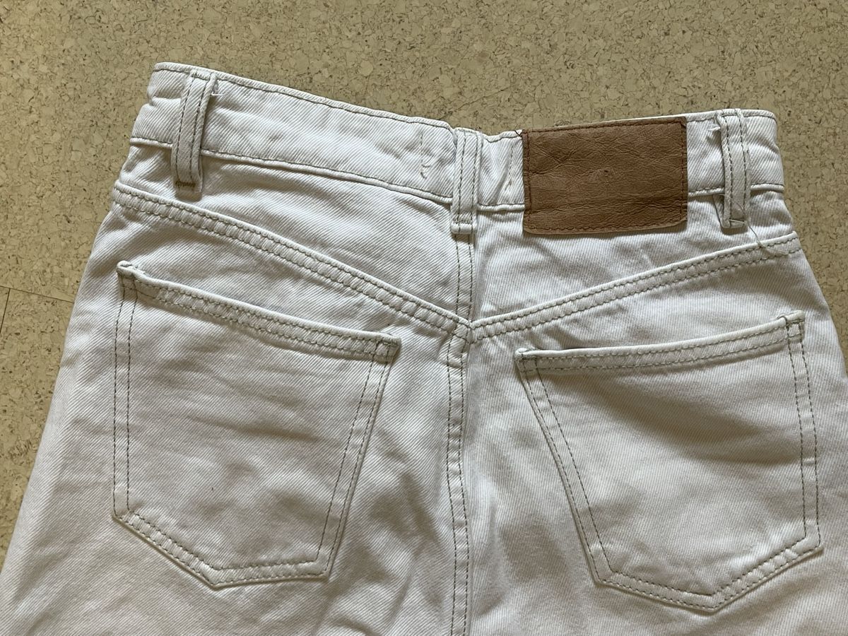 Zara Pantaloni: Zara creme farbene Jeans Grösse XS – Nuovo (secondo la descrizione) da Neuheim venduto da fab_7m2f 1
