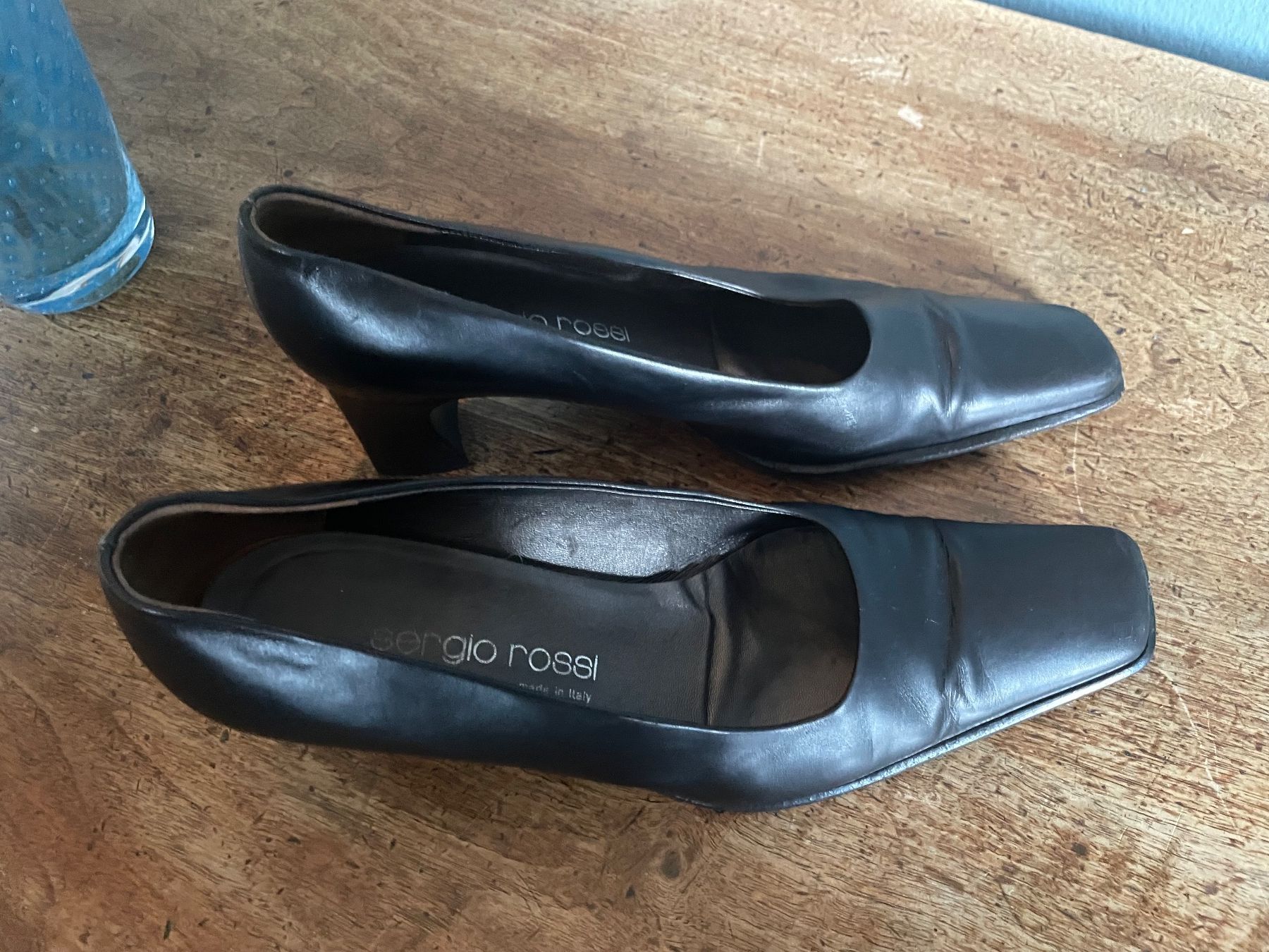 Sergio Rossi Scarpe da donna: Sergio Rossi schwarze klassische Pumps 39 – Usato da Bern venduto da Rigoler 1